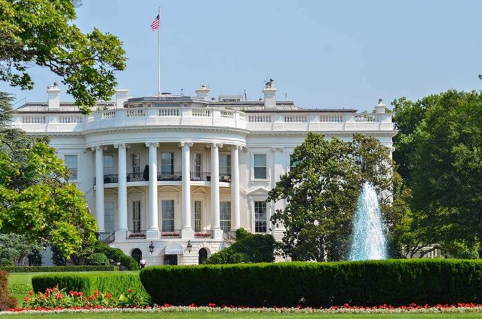 103840784 featured image The White House with a fountain.
