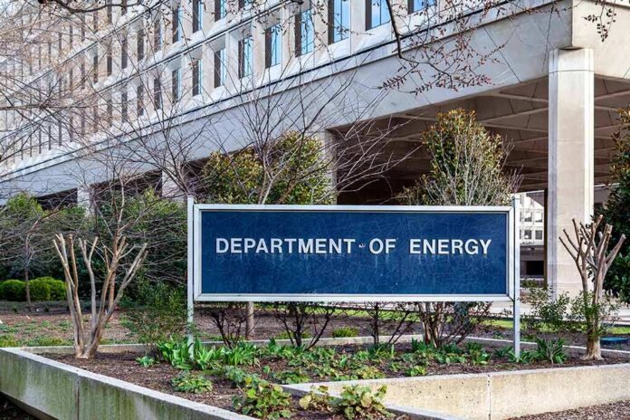 1664498701 featured image "Department of Energy" sign outside a government building.