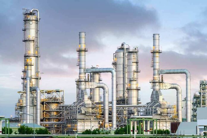 1892669737 featured image Industrial plant with metal towers and pipes