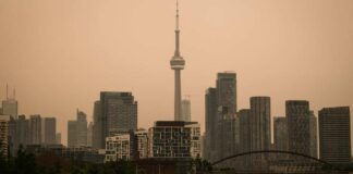 LIVE: View of downtown Toronto as wildfire smoke blankets city